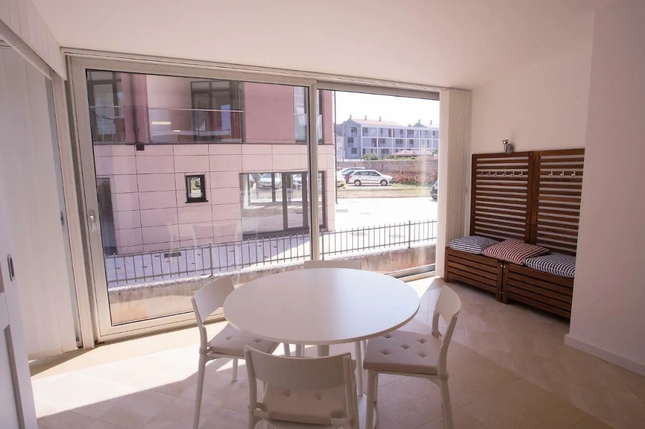 Downtown Beach Apartments 乌马格