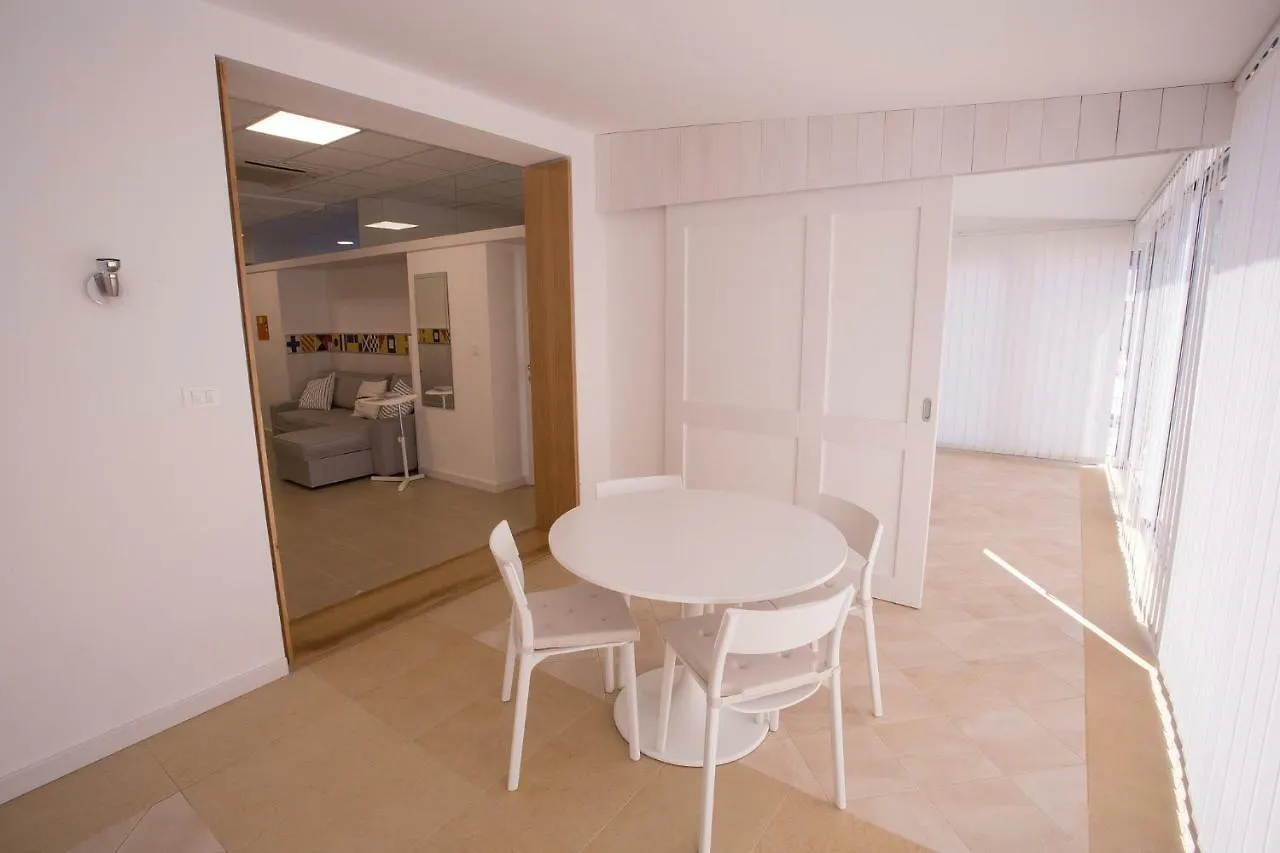 Downtown Beach Apartments 乌马格